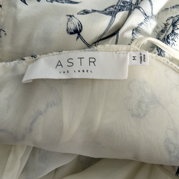 ASTR Mon Cherri Floral Print Tie Shoulder Minidress Size Medium - Picture 9 of 10